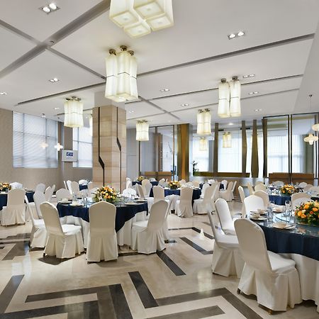 Holiday Inn Express Chengdu Huanhuaxi By Ihg-Near Jinsha Site Musem,Near Wuhou Temple Museum,Welcome Drinks,Free Gym,Free Self-Service Laundry เฉิงตู ภายนอก รูปภาพ
