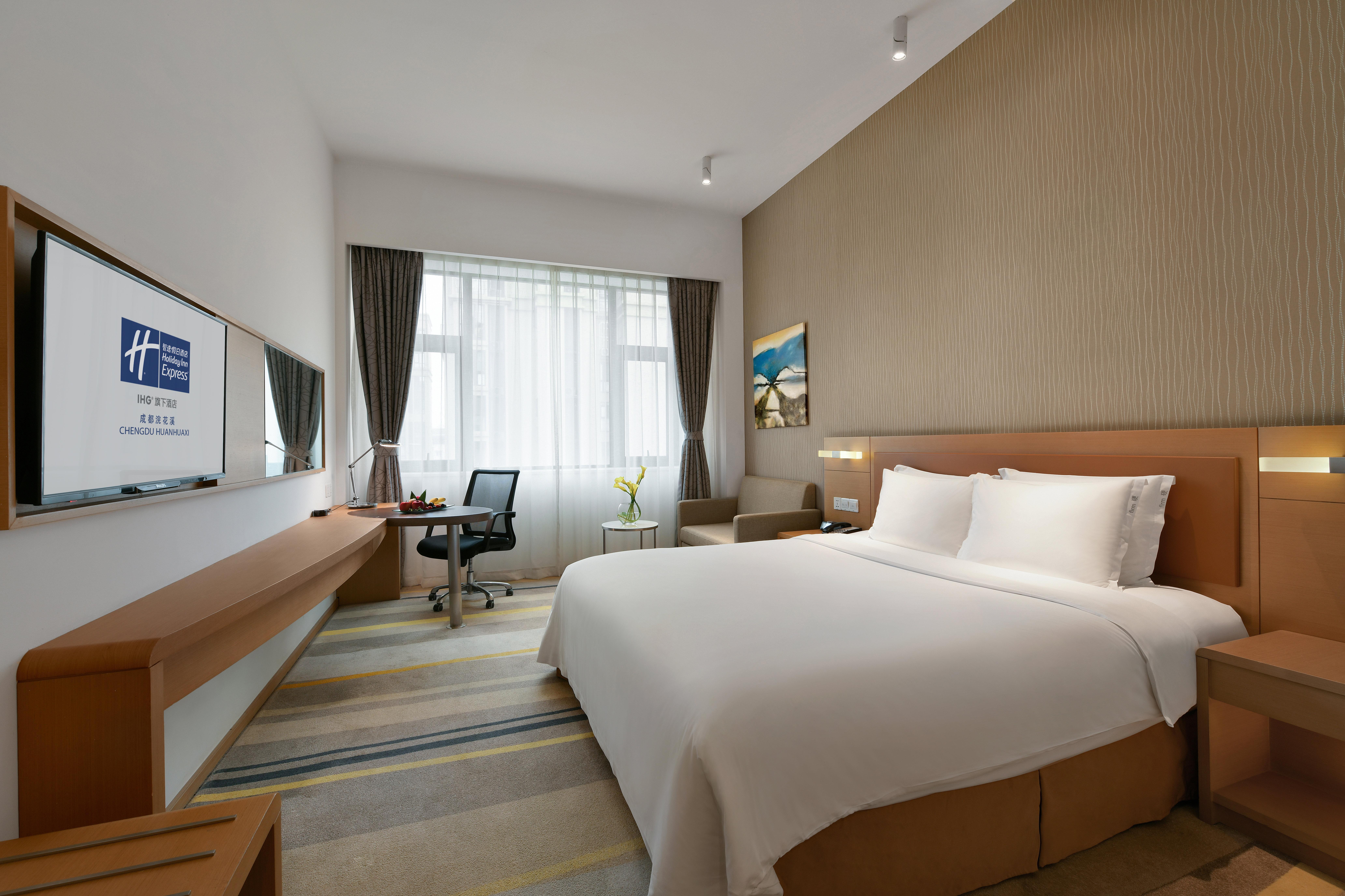 Holiday Inn Express Chengdu Huanhuaxi By Ihg-Near Jinsha Site Musem,Near Wuhou Temple Museum,Welcome Drinks,Free Gym,Free Self-Service Laundry เฉิงตู ภายนอก รูปภาพ