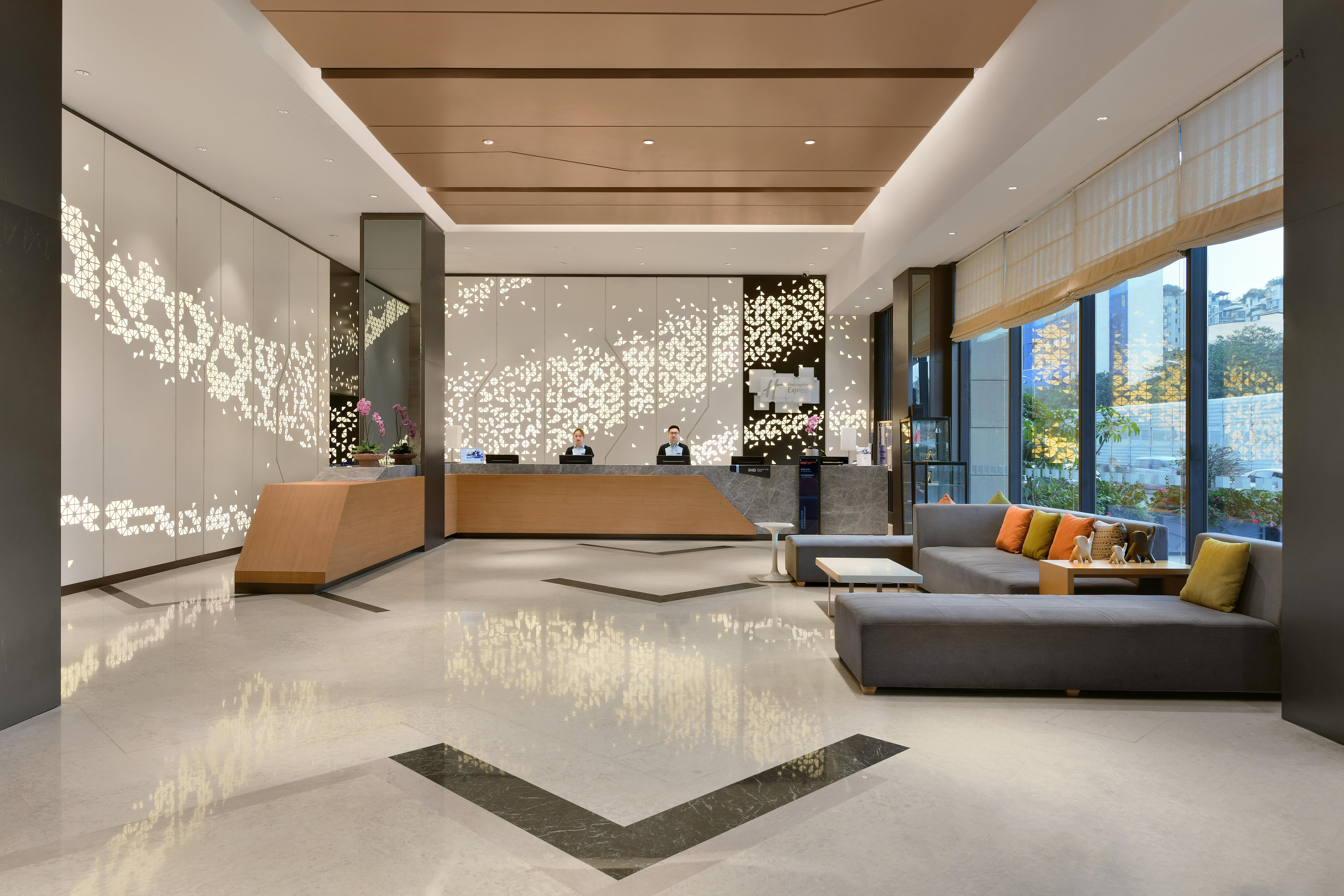 Holiday Inn Express Chengdu Huanhuaxi By Ihg-Near Jinsha Site Musem,Near Wuhou Temple Museum,Welcome Drinks,Free Gym,Free Self-Service Laundry เฉิงตู ภายนอก รูปภาพ