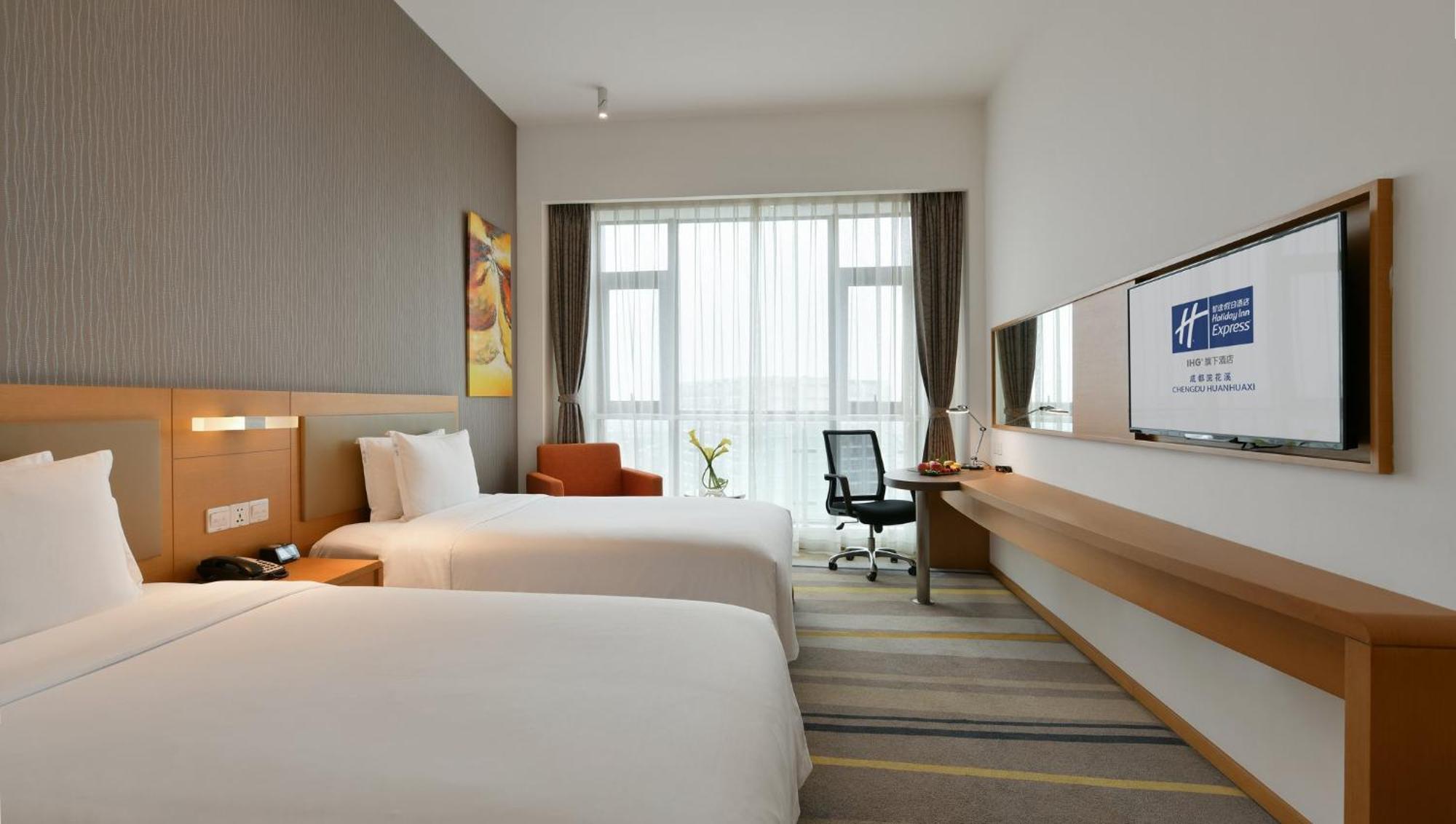 Holiday Inn Express Chengdu Huanhuaxi By Ihg-Near Jinsha Site Musem,Near Wuhou Temple Museum,Welcome Drinks,Free Gym,Free Self-Service Laundry เฉิงตู ภายนอก รูปภาพ