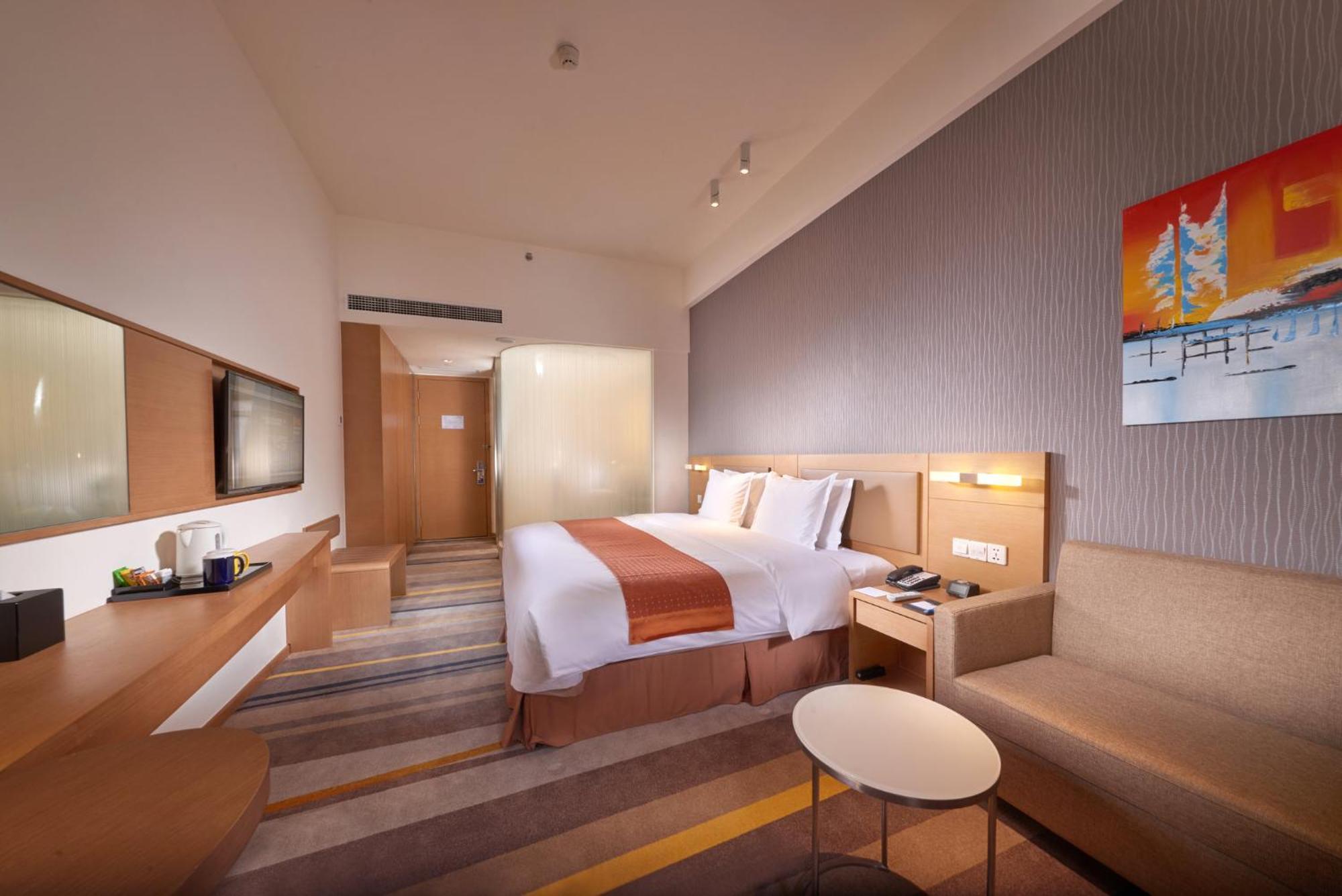 Holiday Inn Express Chengdu Huanhuaxi By Ihg-Near Jinsha Site Musem,Near Wuhou Temple Museum,Welcome Drinks,Free Gym,Free Self-Service Laundry เฉิงตู ภายนอก รูปภาพ