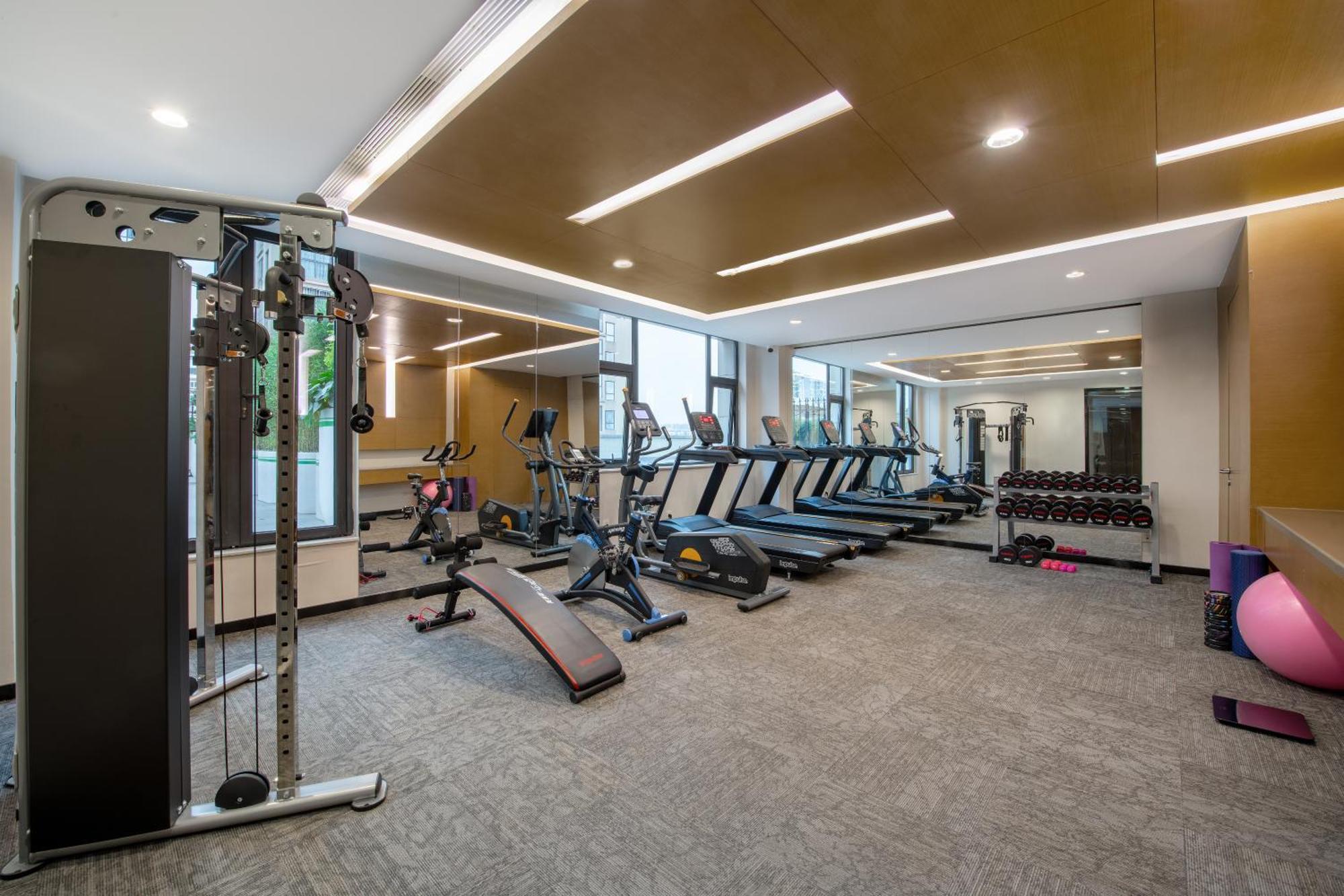 Holiday Inn Express Chengdu Huanhuaxi By Ihg-Near Jinsha Site Musem,Near Wuhou Temple Museum,Welcome Drinks,Free Gym,Free Self-Service Laundry เฉิงตู ภายนอก รูปภาพ
