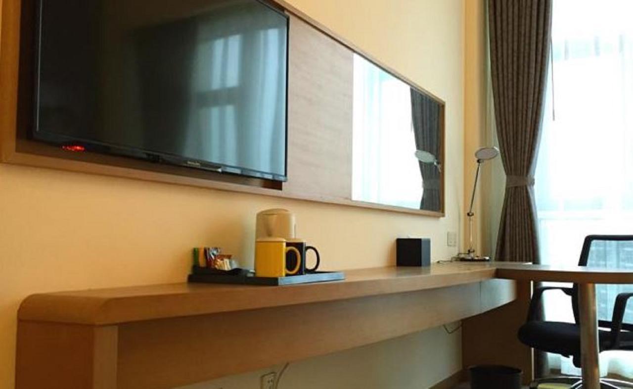 Holiday Inn Express Chengdu Huanhuaxi By Ihg-Near Jinsha Site Musem,Near Wuhou Temple Museum,Welcome Drinks,Free Gym,Free Self-Service Laundry เฉิงตู ภายนอก รูปภาพ
