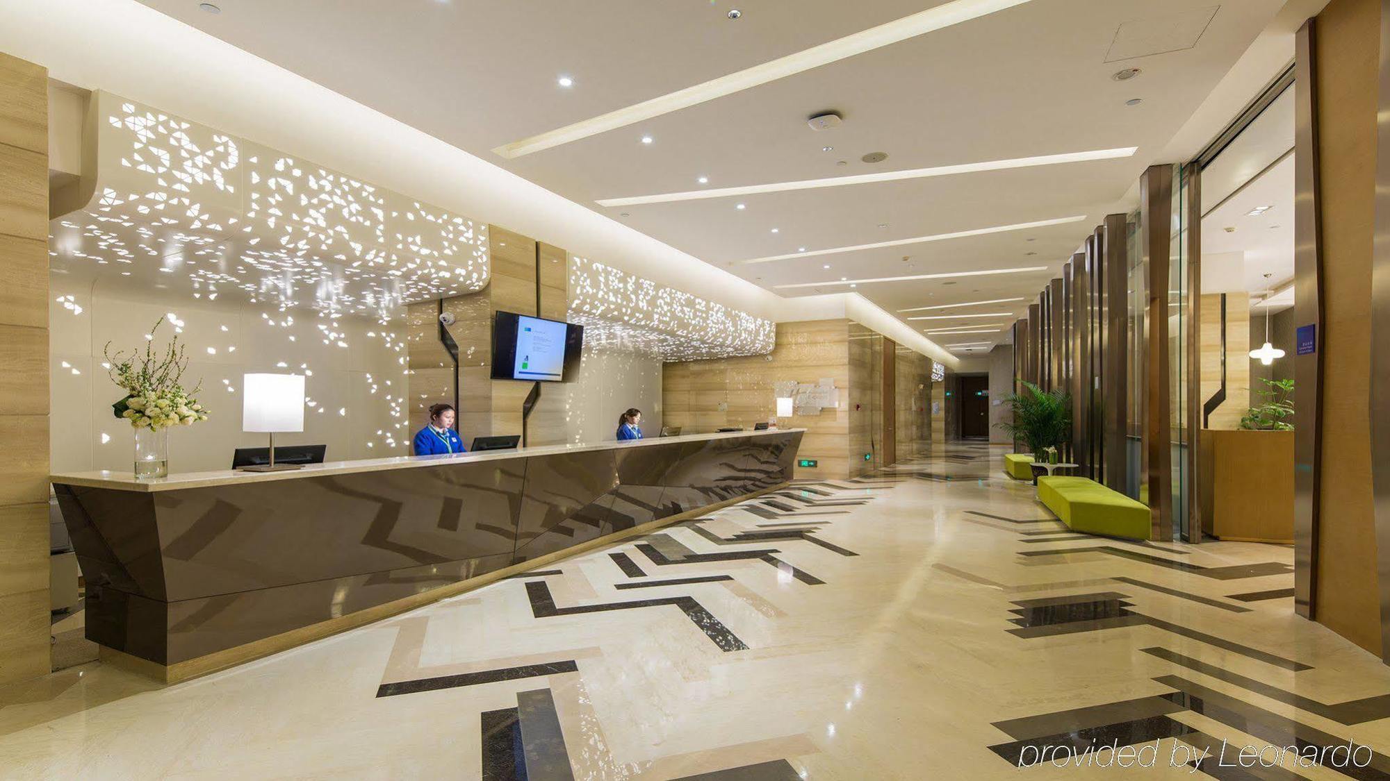 Holiday Inn Express Chengdu Huanhuaxi By Ihg-Near Jinsha Site Musem,Near Wuhou Temple Museum,Welcome Drinks,Free Gym,Free Self-Service Laundry เฉิงตู ภายนอก รูปภาพ