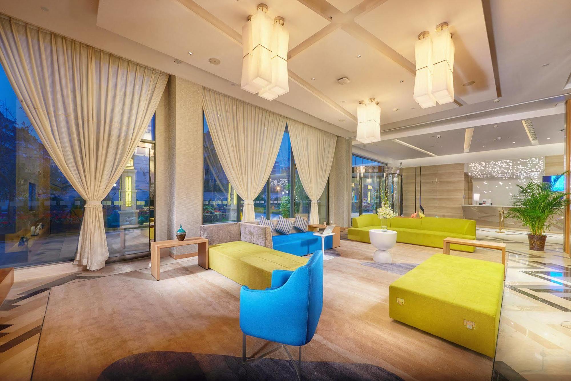 Holiday Inn Express Chengdu Huanhuaxi By Ihg-Near Jinsha Site Musem,Near Wuhou Temple Museum,Welcome Drinks,Free Gym,Free Self-Service Laundry เฉิงตู ภายนอก รูปภาพ